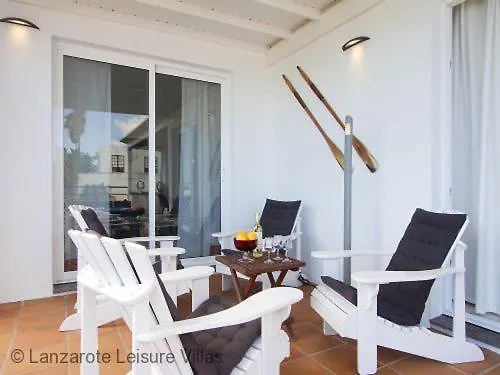 Benedicte Sea View, Heated Pool, Bedroom A/c, Wifi, Sky, Short Walk To Puerto Del Carmen Tias