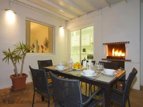 Benedicte Sea View, Heated Pool, Bedroom A/c, Wifi, Sky, Short Walk To Puerto Del Carmen *