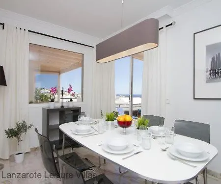 Benedicte Sea View, Heated Pool, Bedroom A/c, Wifi, Sky, Short Walk To Puerto Del Carmen *